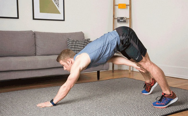 Động tác Cardio giảm cân leo núi chéo chân