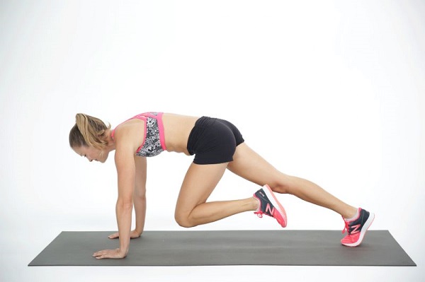 bài tập cardio tại nhà - Leo núi chéo chân