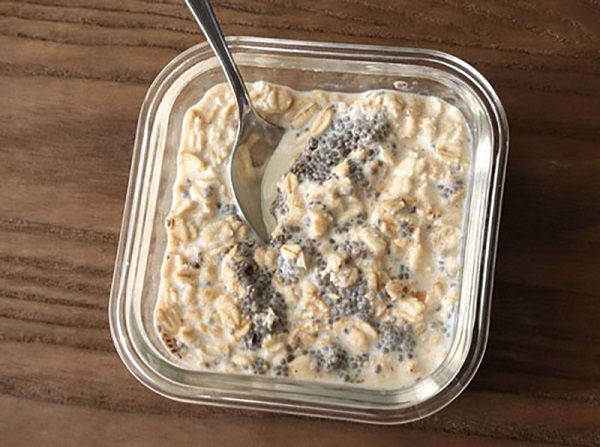 yến mạch với hạt chia