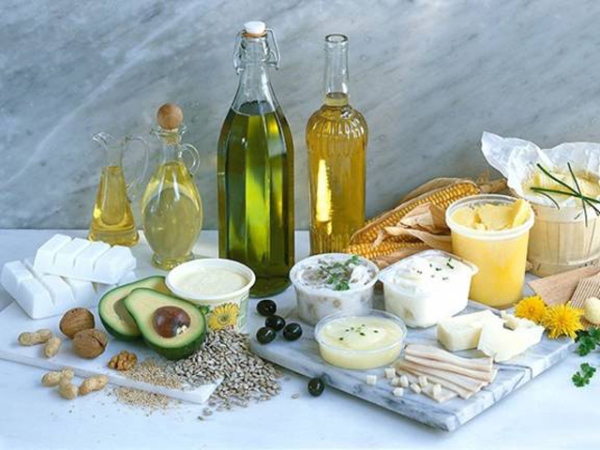 Ăn low carb tốt nhất vẫn nên hạn chế chất béo