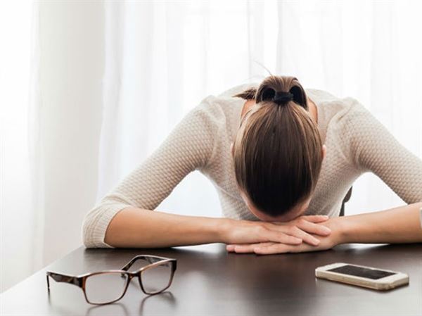 Ăn nhiều snack khiến bạn cảm thấy mệt mỏi, uể oải cơ thể