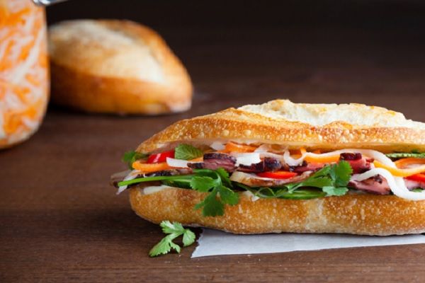 1 ổ bánh mì bao nhiêu calo trở thành thắc mắc chung của nhiều người