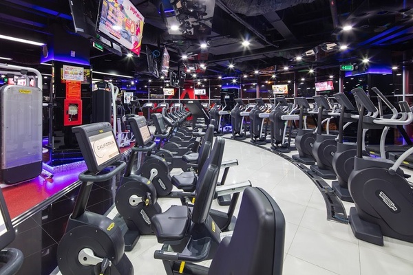 Máy móc tập luyện tối tân tại California Fitness & Yoga