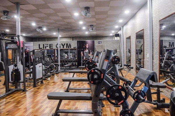 Phòng gym Life Gym Fitness được nhiều khách hàng đánh giá tốt