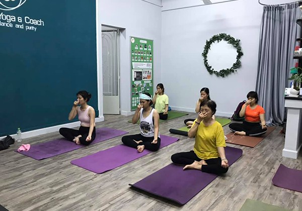 Không gian tập luyện thoáng đãng tại Flow Yoga 2