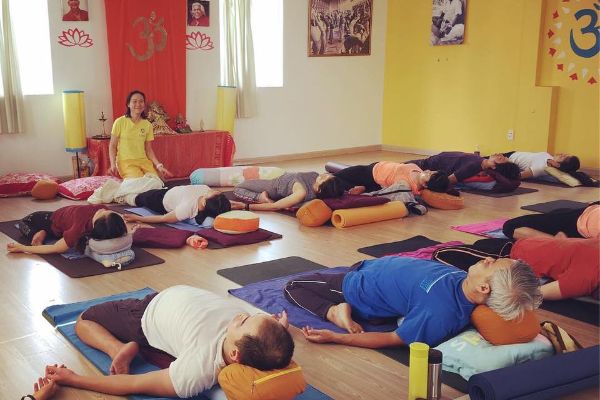 Bên trong không gian tập luyện sang trọng, tinh tế của An yoga