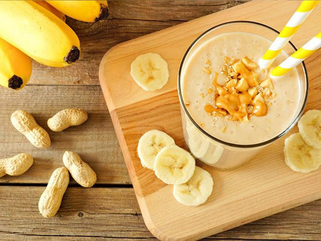 Sinh tố chuối cho bữa sáng đầy năng lượng trong thực đơn giảm cân cho nữ