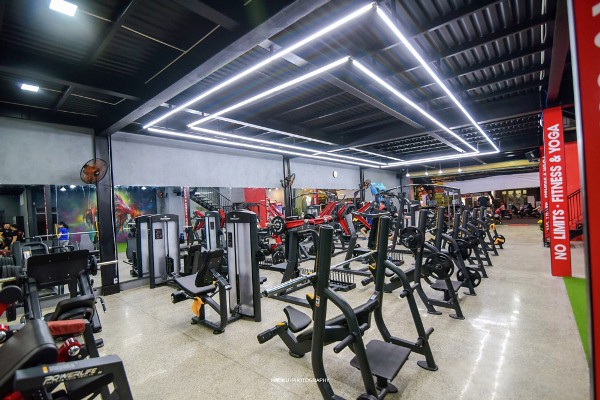 No Limits Fitness & Yoga với không gian tập luyện rộng rãi