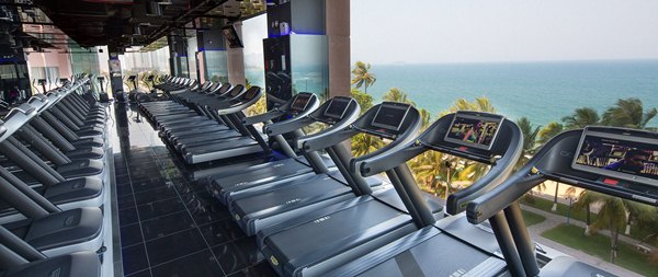 California đầu tư máy móc tập luyện hiện đại