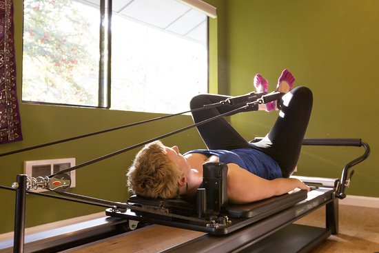 Bài tập pilates cho chân Pilates reformer footwork