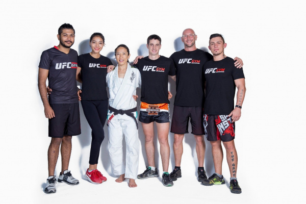 DƯƠNG THANH: Tập võ giúp phụ nữ khỏe đẹp và mạnh mẽ hơn