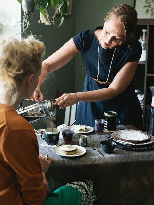 Vì sao hầu hết phụ nữ Việt chưa biết yêu bản thân?