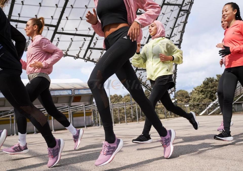 Phụ nữ thường chọn giày chạy bộ nào tốt nhất? - Ảnh 2